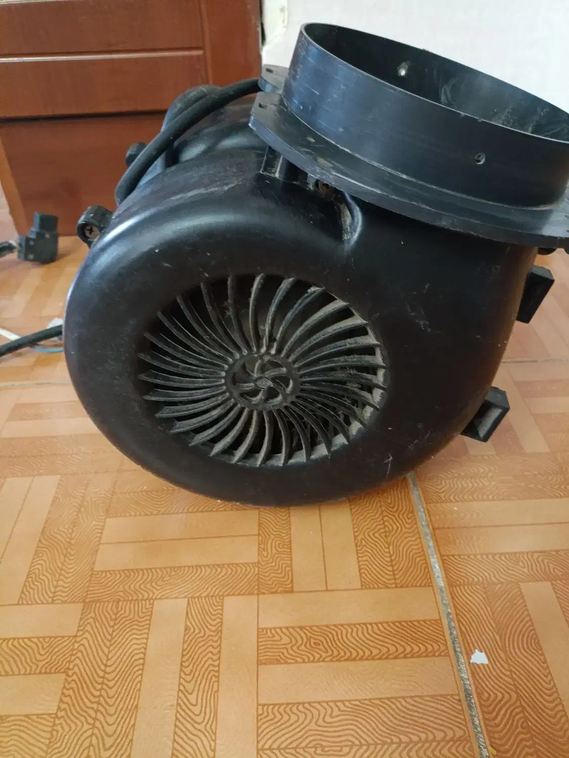 فن حلزونی|ماشین‌آلات صنعتی|رشت, منظریه|دیوار