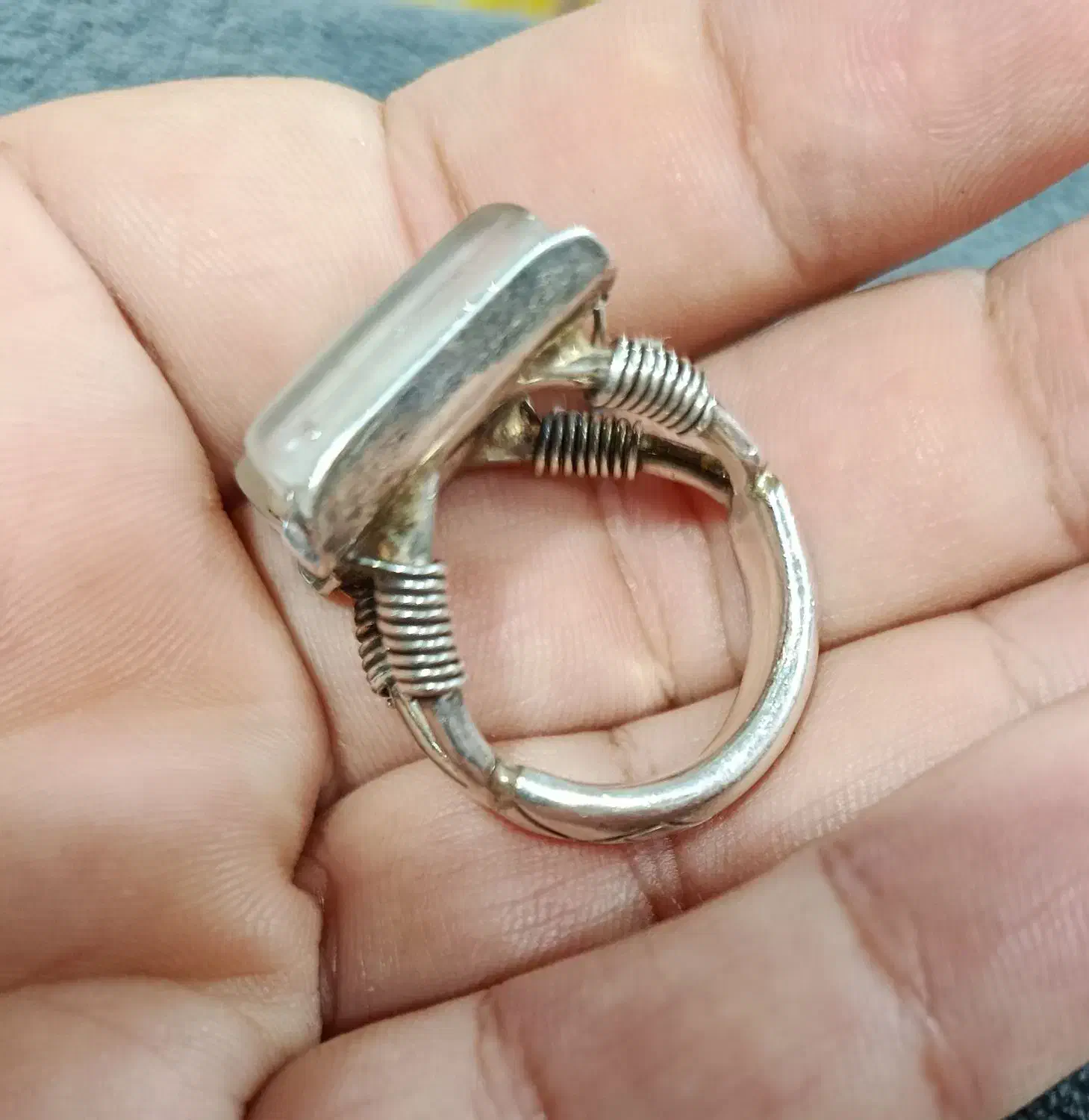 انگشتر|کلکسیون اشیاء عتیقه|اهواز, فرهنگ شهر|دیوار