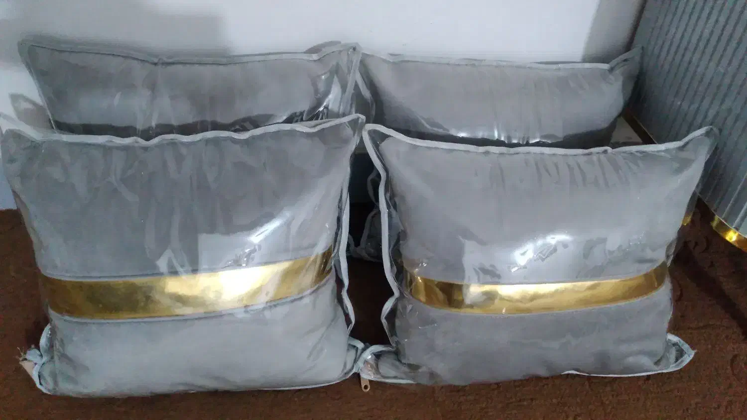 ۴ عدد کوسن مبل|رختخواب، بالش، پتو|اهواز, پدافند|دیوار