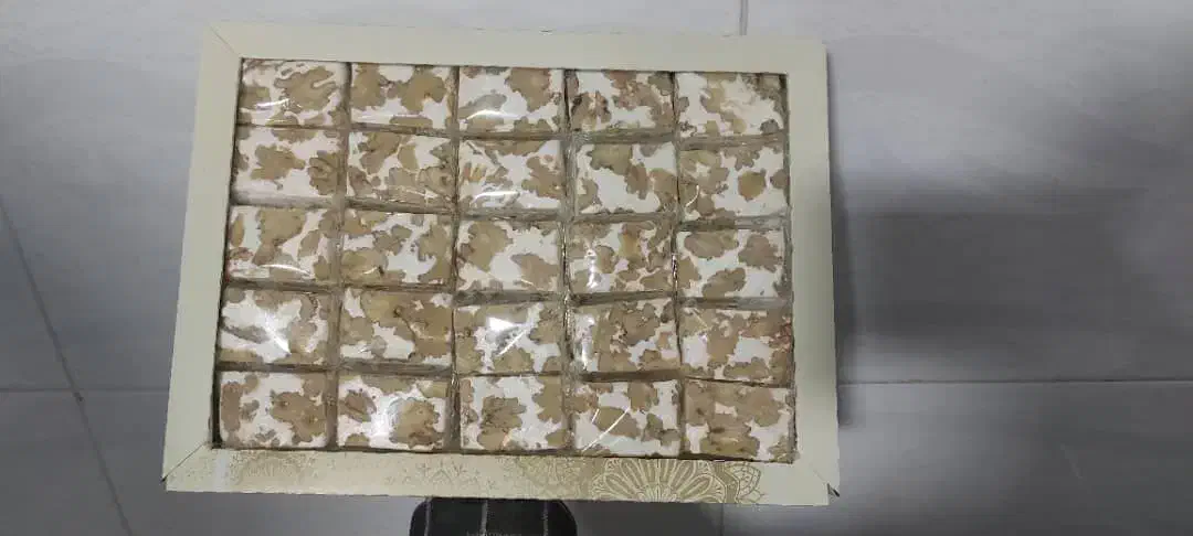 گز نوقا باسلوق سوهان گزی|خوردنی و آشامیدنی|صوفیان, |دیوار