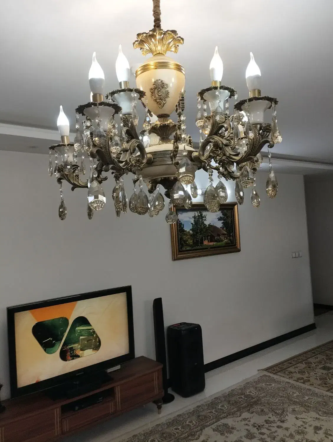 لوستر بسیار تمیز و سالم جنس برنز|لوستر و چراغ آویز|اصفهان, مهدی آباد|دیوار