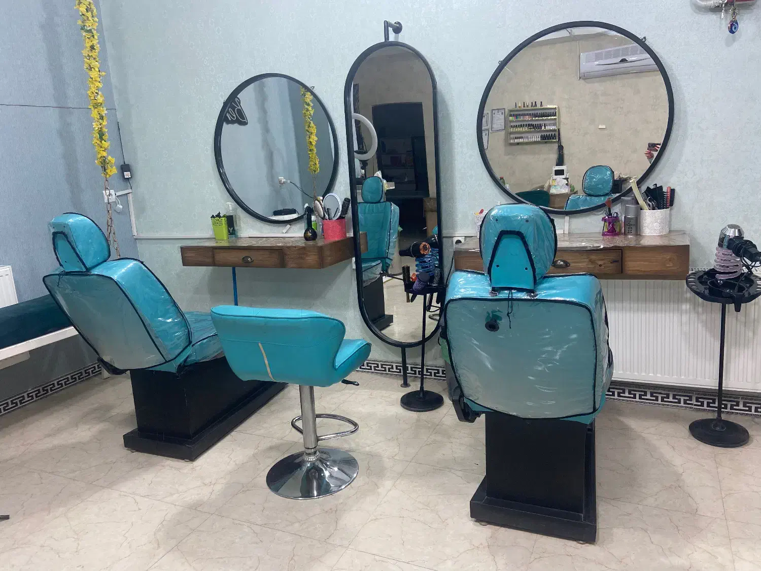 خدمات|آرایشگاه و سالنهای زیبایی|ایلام, |دیوار