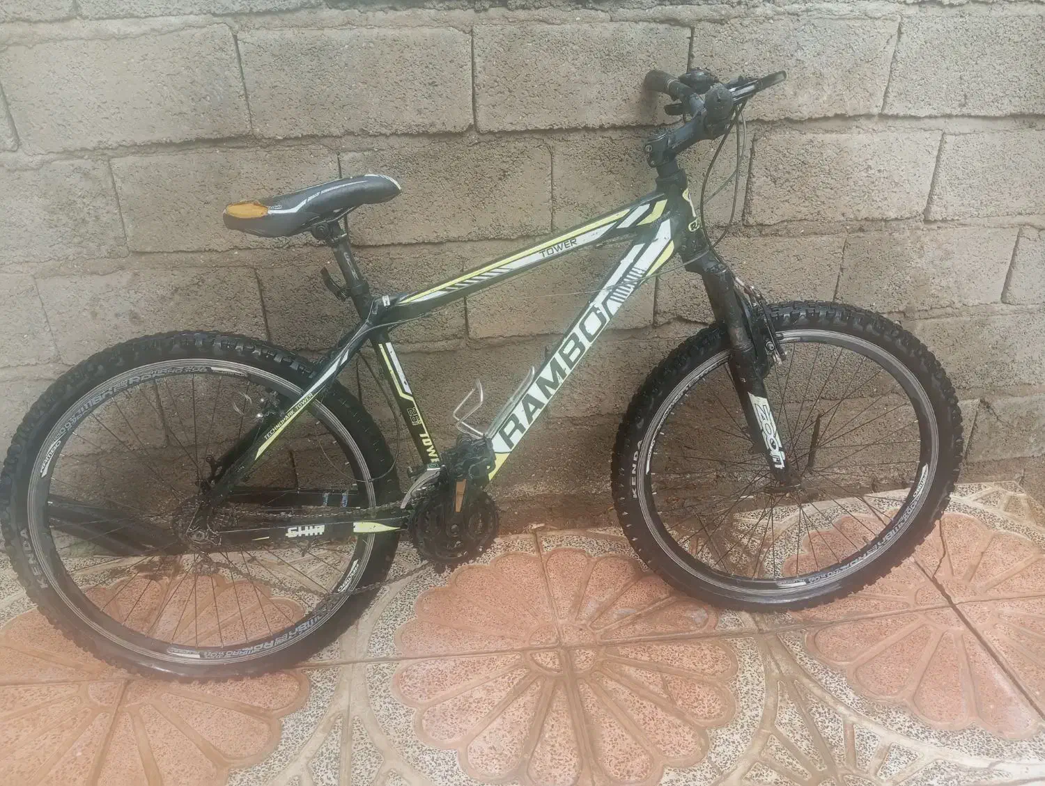 چرخ ۲۶|دوچرخه، اسکیت، اسکوتر|بافت, |دیوار