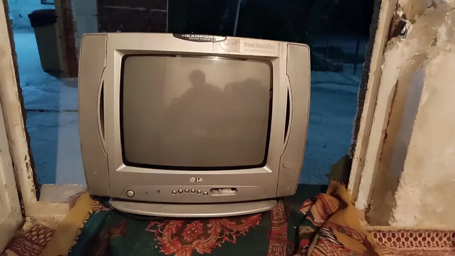 تلویزیون قدیمی|تلویزیون و پروژکتور|شیراز, کرونی(خاتونک)|دیوار