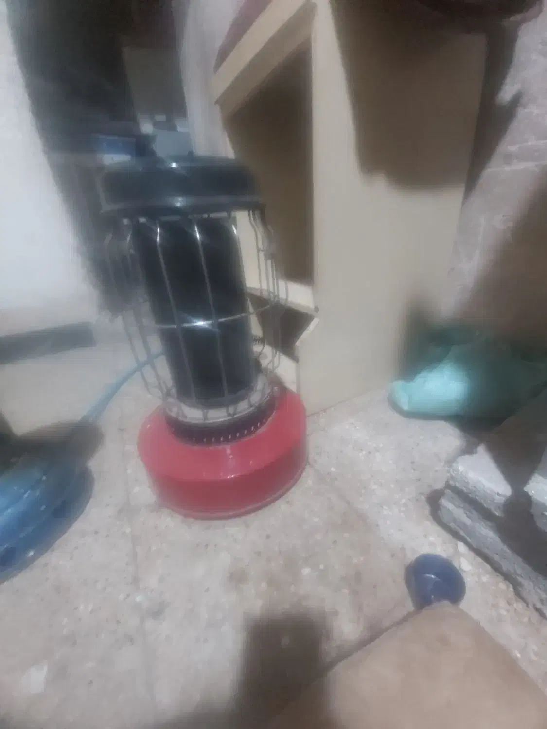 چراغ نفتی قدیمی|کلکسیون اشیاء عتیقه|جهرم, |دیوار