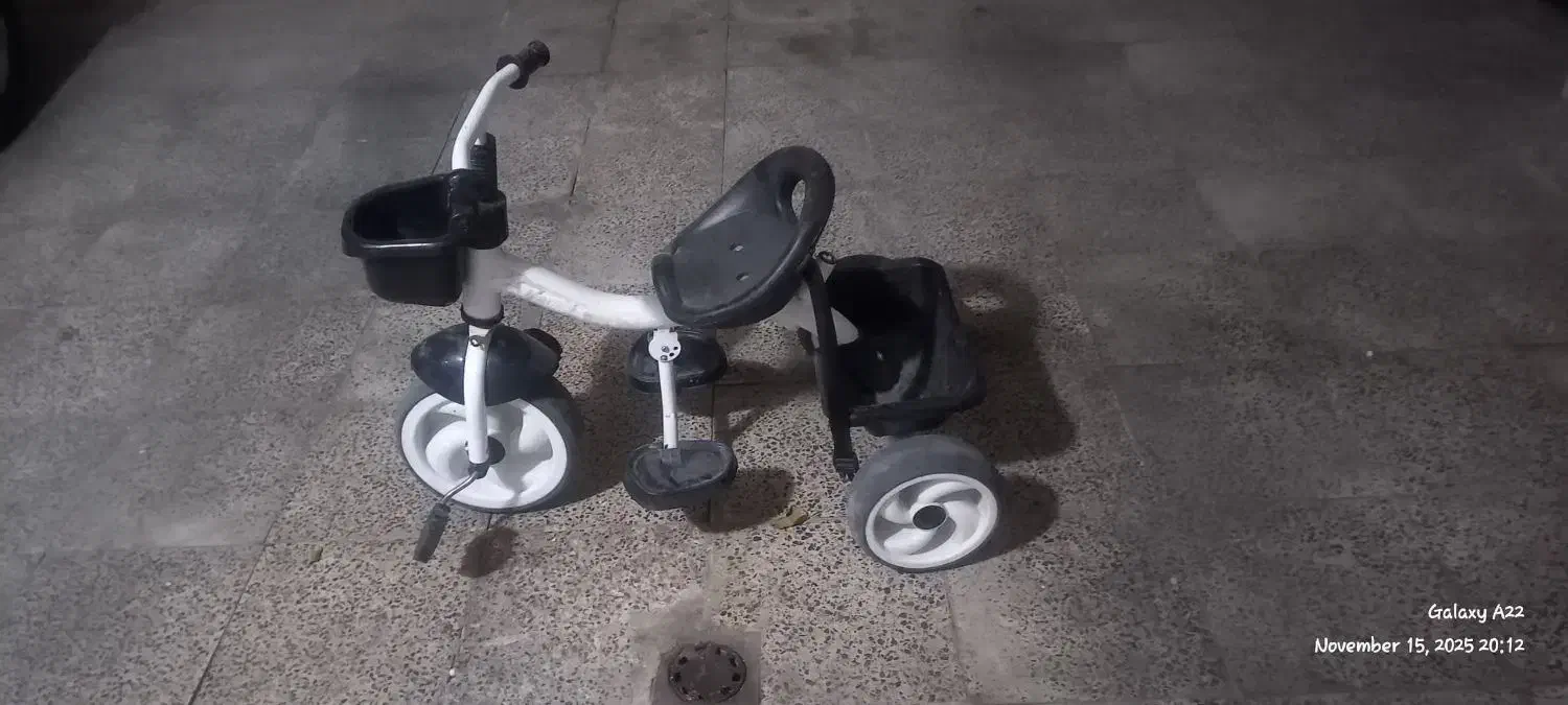 سه چرخه مشکی سفیدسالم رکابی هستش وپارکابی تاشوهست|دوچرخه، اسکیت، اسکوتر|فردیس, نسترن شرقی|دیوار