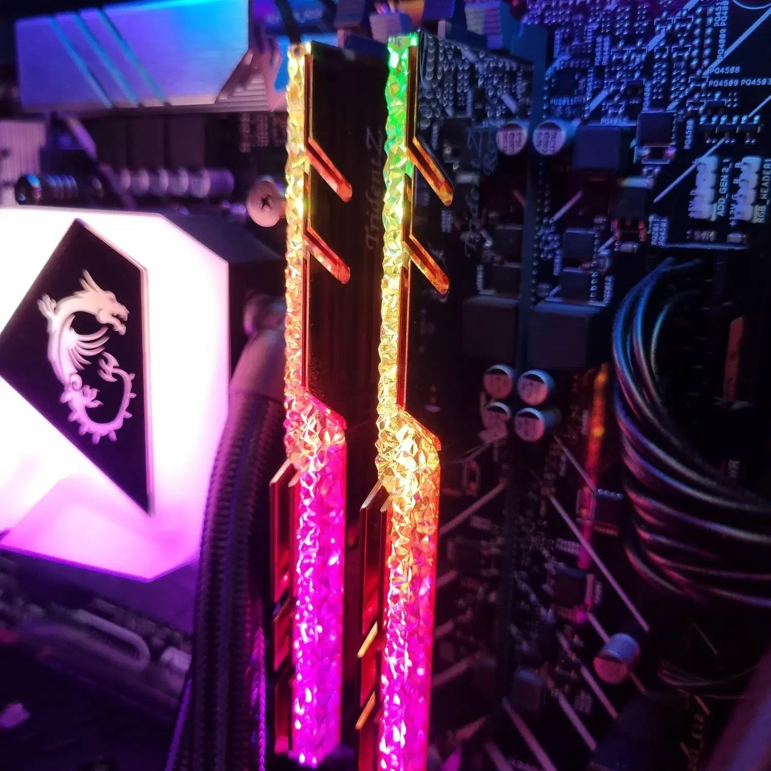 رم G.SKILL TRIDENT Z ROYAL 64 GB gold 3200|قطعات و لوازم جانبی رایانه|شاهینشهر, خانه کارگر|دیوار