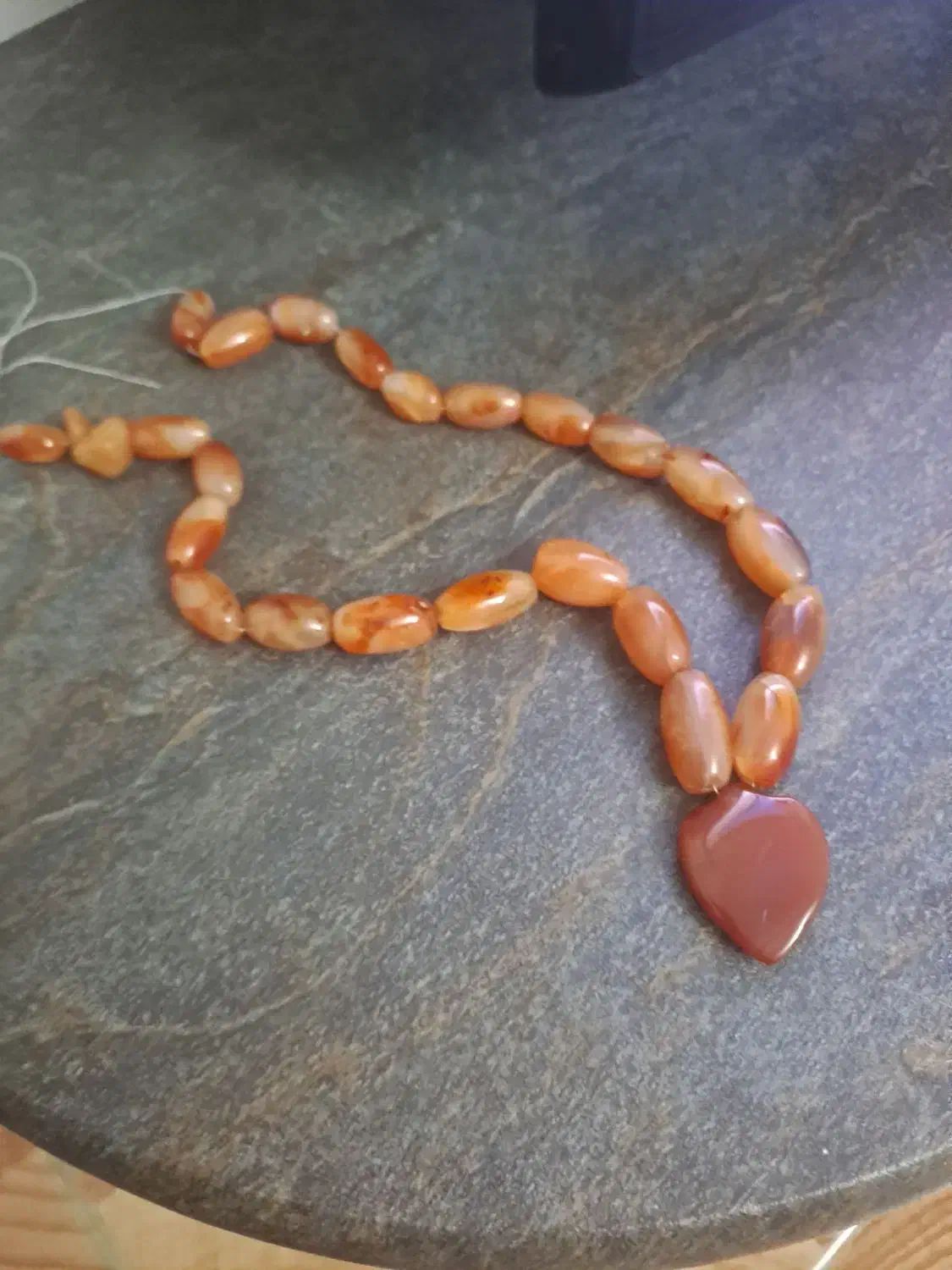 گردنی عقیق کهنه|جواهرات|رشت, نظری|دیوار