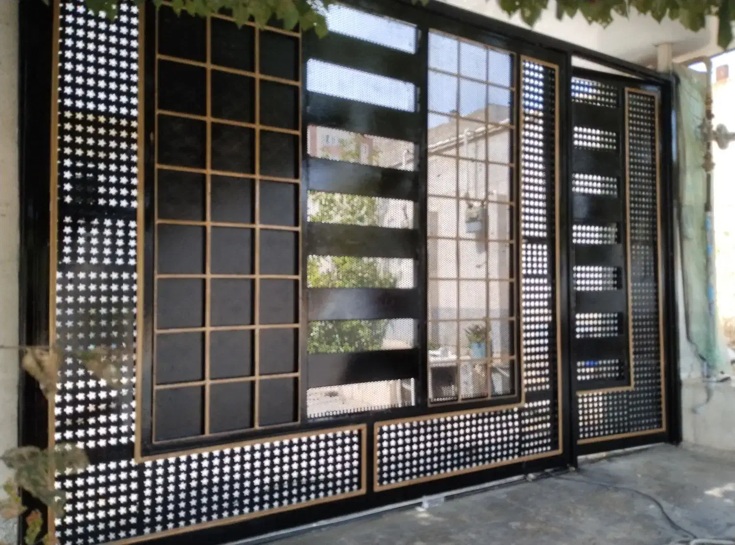 نقاشی و رنگ آمیزی ساختمان درب و پنجره نرده و ...|خدمات پیشه و مهارت|شیراز, فلکه گاز|دیوار