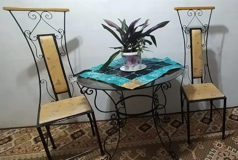 میز و صندلی آشپزخانه فرفوژه|میز و صندلی غذاخوری|خمینیشهر, |دیوار