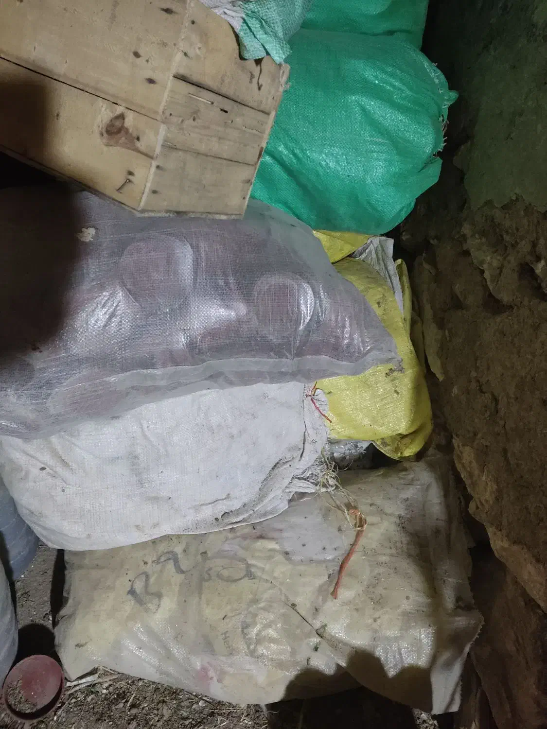 گونی خالی|ابزارآلات|لالجین, |دیوار