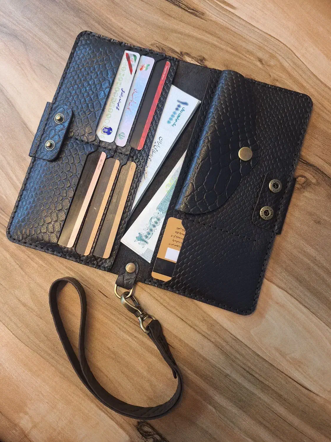 چرم طبیعی دست دوز|کیف، کفش، کمربند|مشهد, هنرستان|دیوار