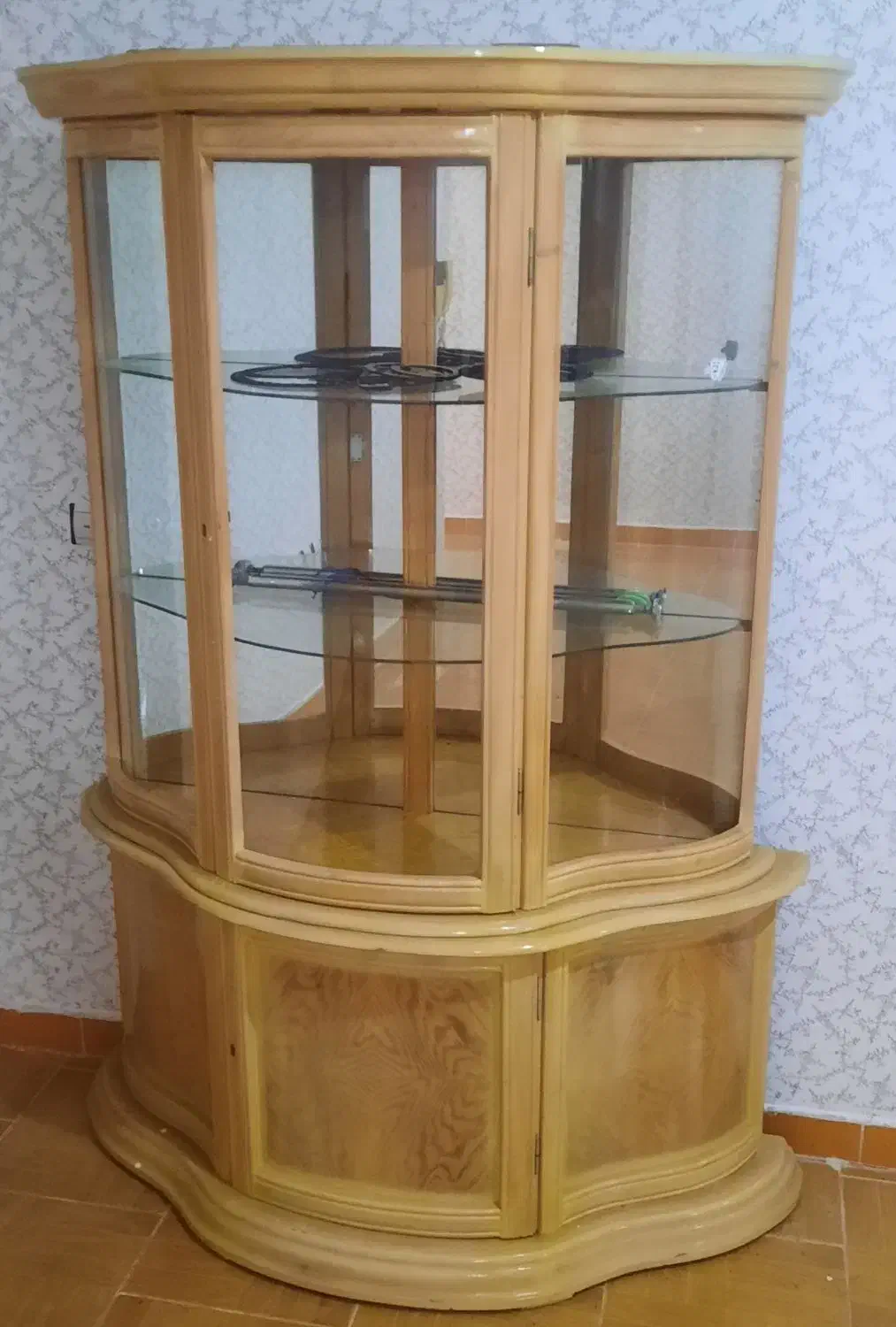 بوفه|بوفه، ویترین، کنسول|رشت, باهنر|دیوار