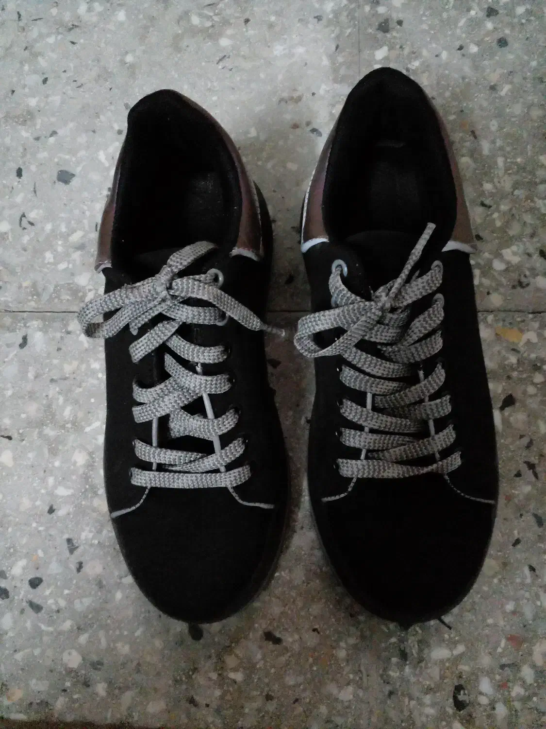 کفش اسپرت|کیف، کفش، کمربند|تهران, امام زاده عبدالله|دیوار