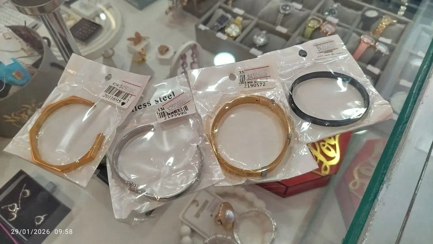 بنگل مردونه|بدلیجات|تربت جام, پاسداران|دیوار