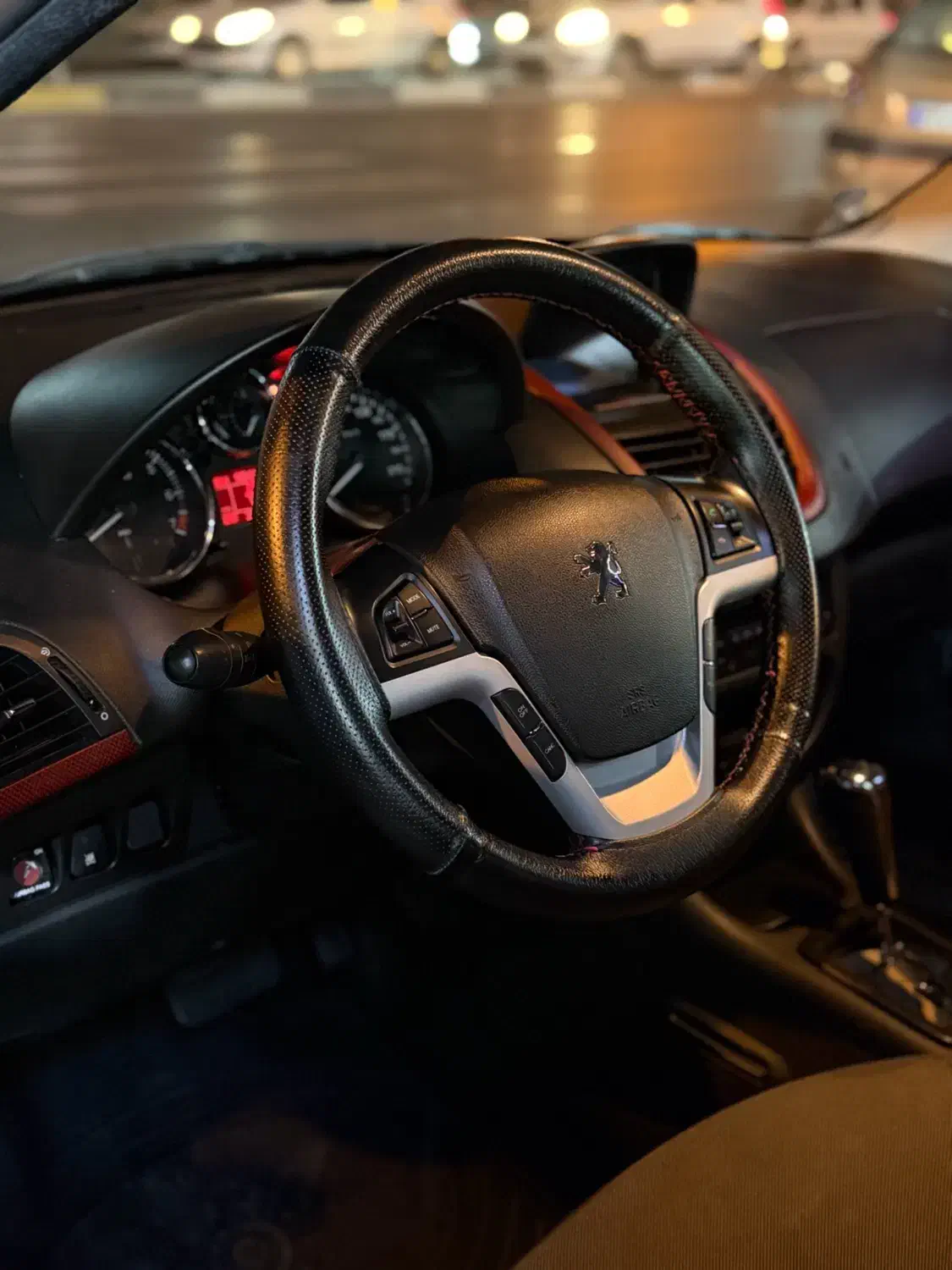 پژو 207i MC اتوماتیک مدل 1402|خودرو سواری و وانت|شیراز, سینما سعدی|دیوار