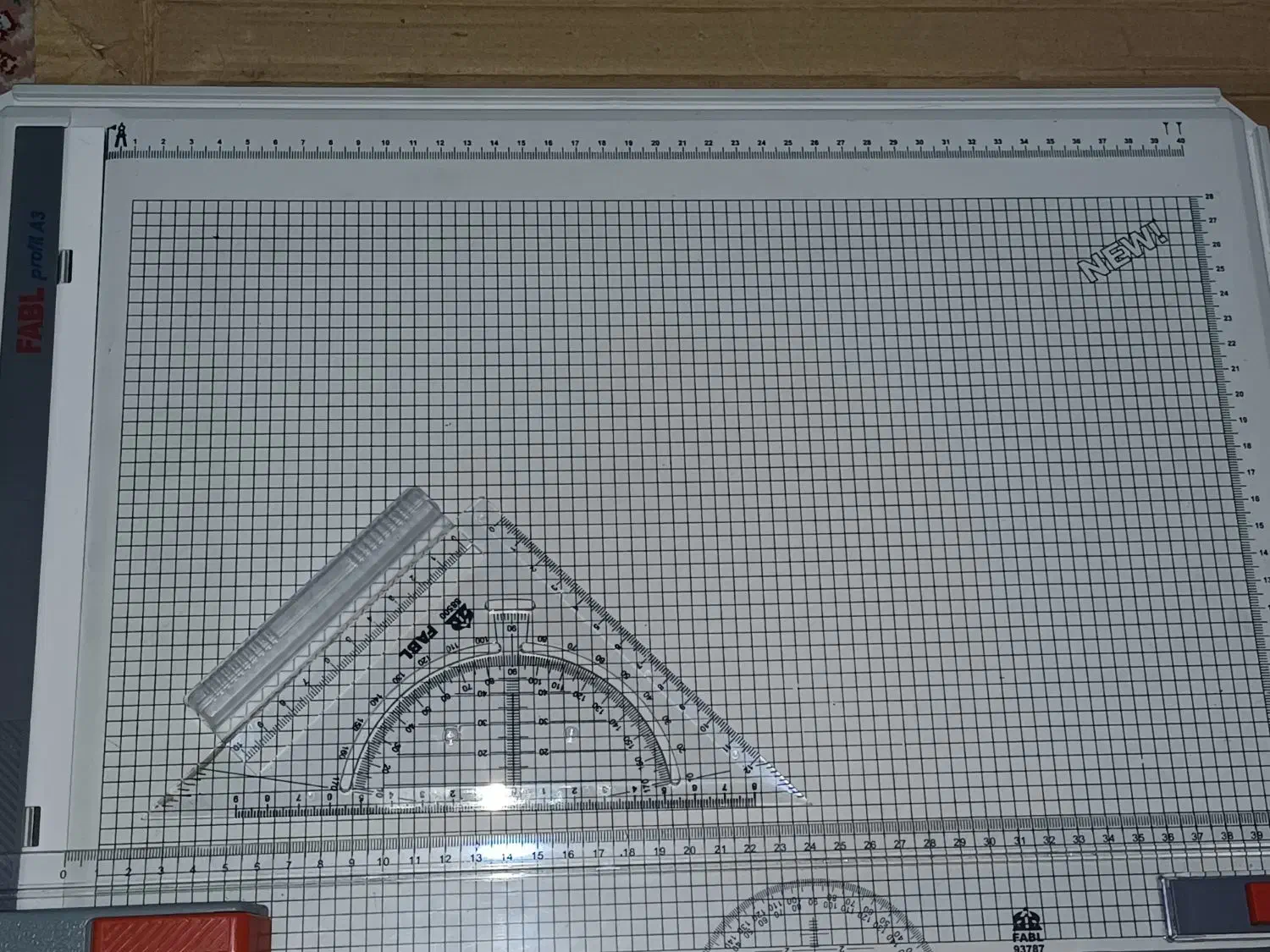 تخت رسم فابل نو و تمیز|لوازم التحریر|تهران, باشگاه نفت|دیوار