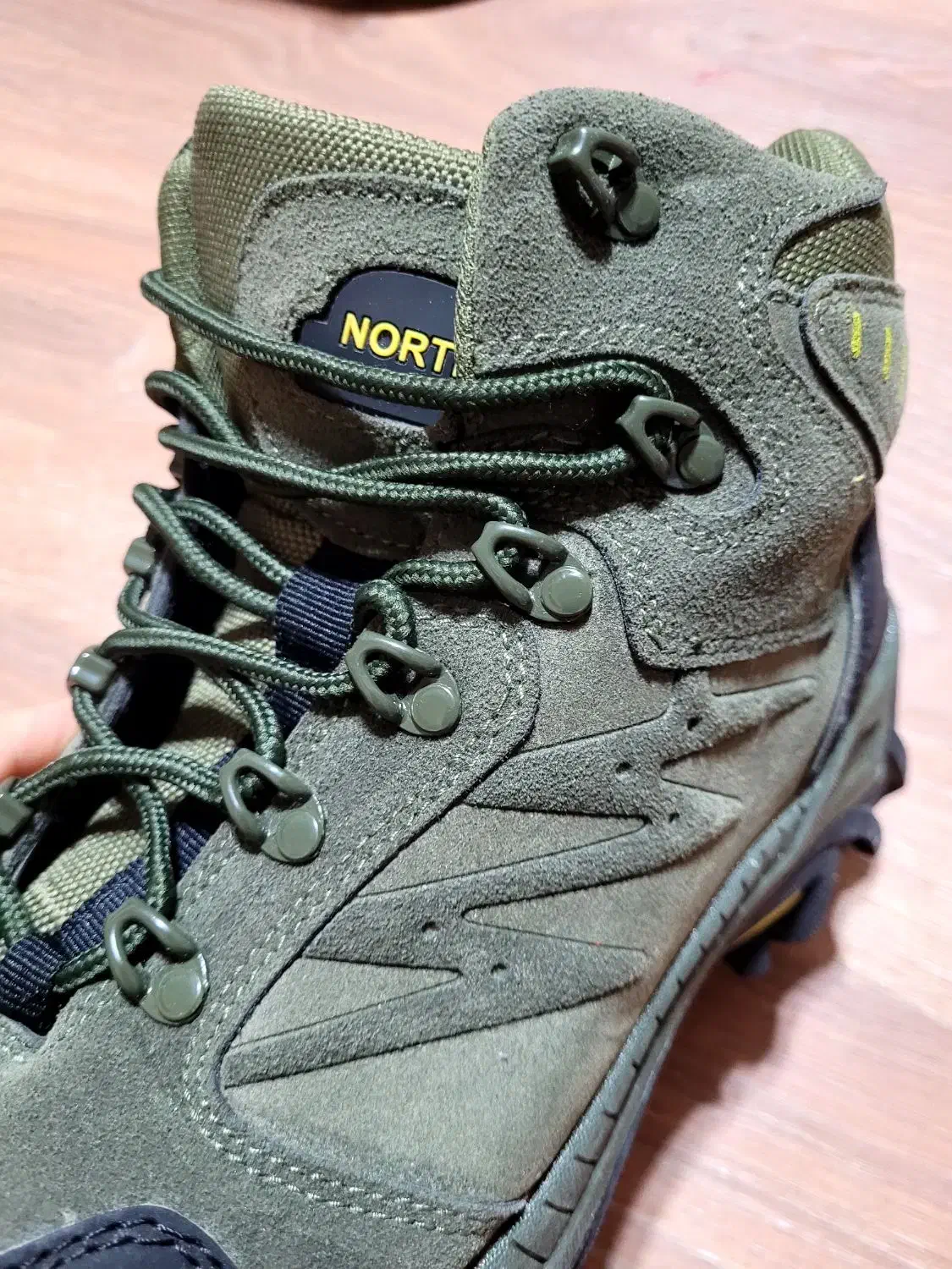 کفش کاملا نو|کیف، کفش، کمربند|سمنان, |دیوار