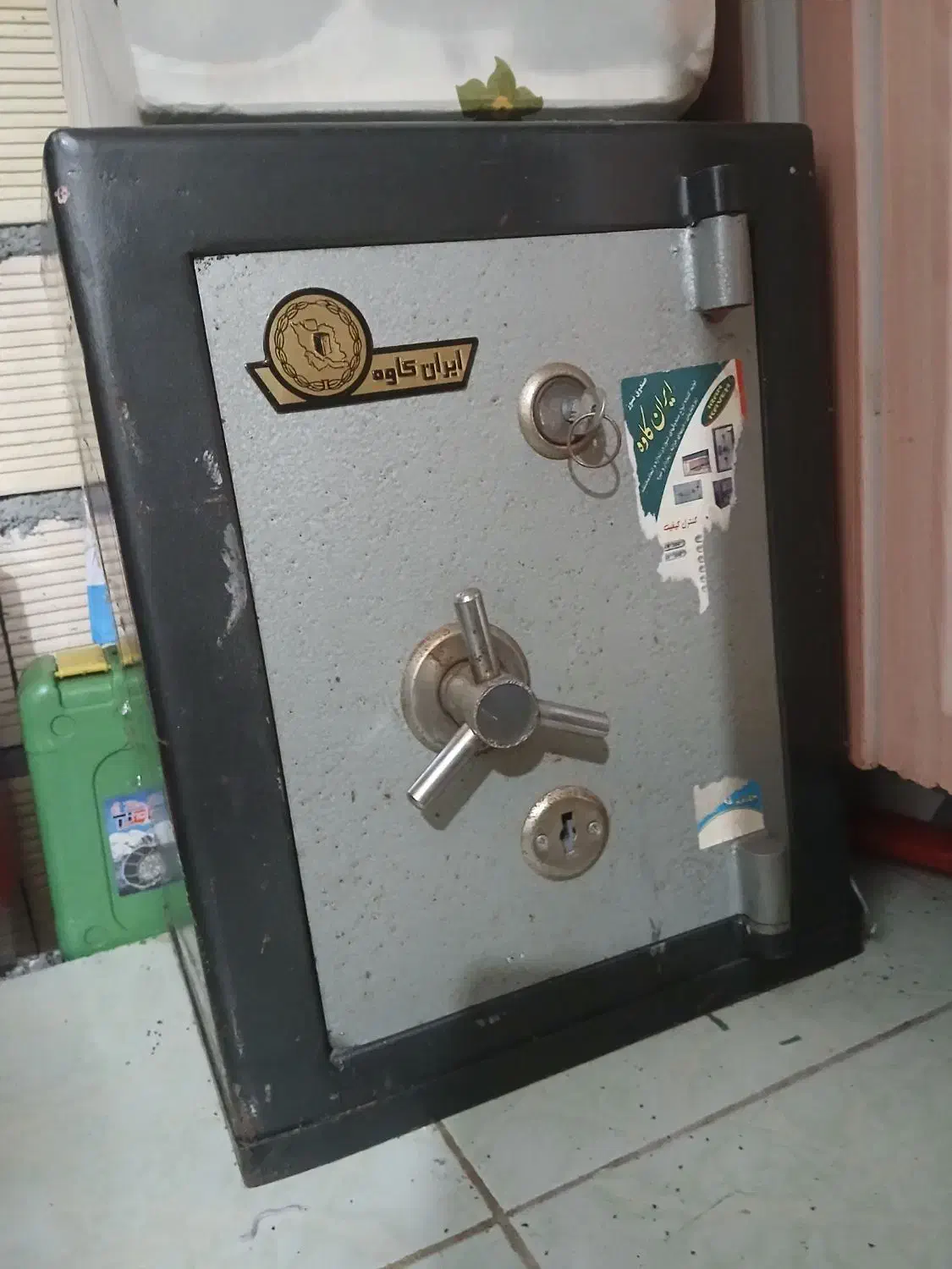 گاوصندوق در حد نو|ابزارآلات|اطاقور, |دیوار