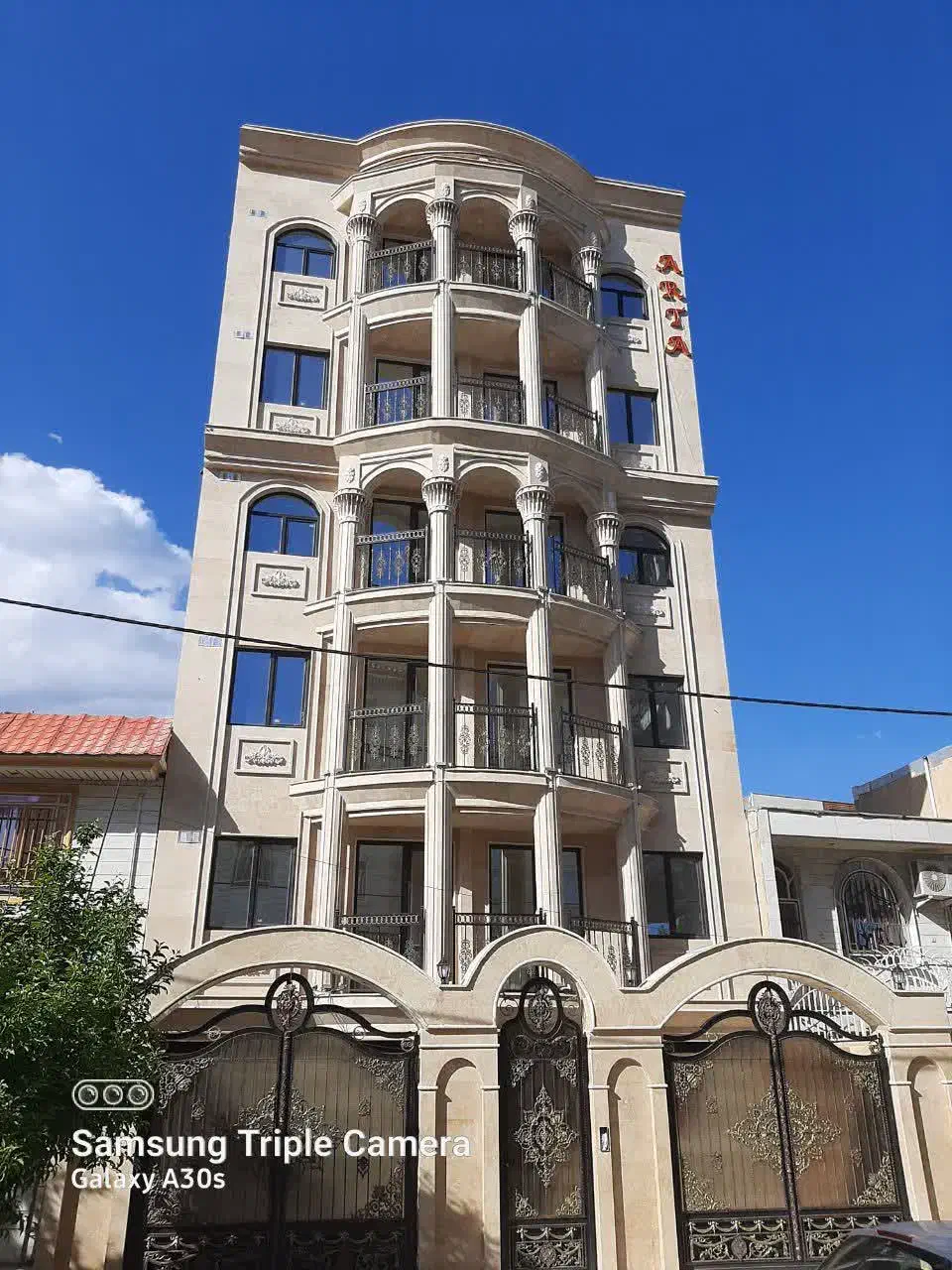 درب و پنجره دوجداره UPVC|خدمات پیشه و مهارت|بروجرد, |دیوار