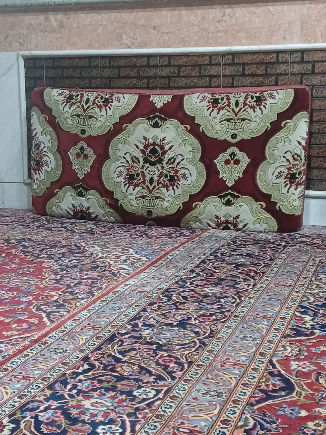 دو عدد پشتی|پشتی|قم, بکایی|دیوار