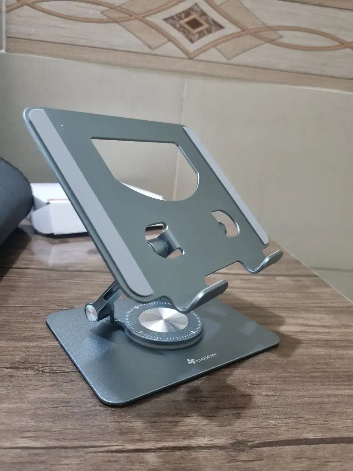 پایه نگه دارنده تبلت و گوشی|لوازم جانبی موبایل و تبلت|آبادان, |دیوار