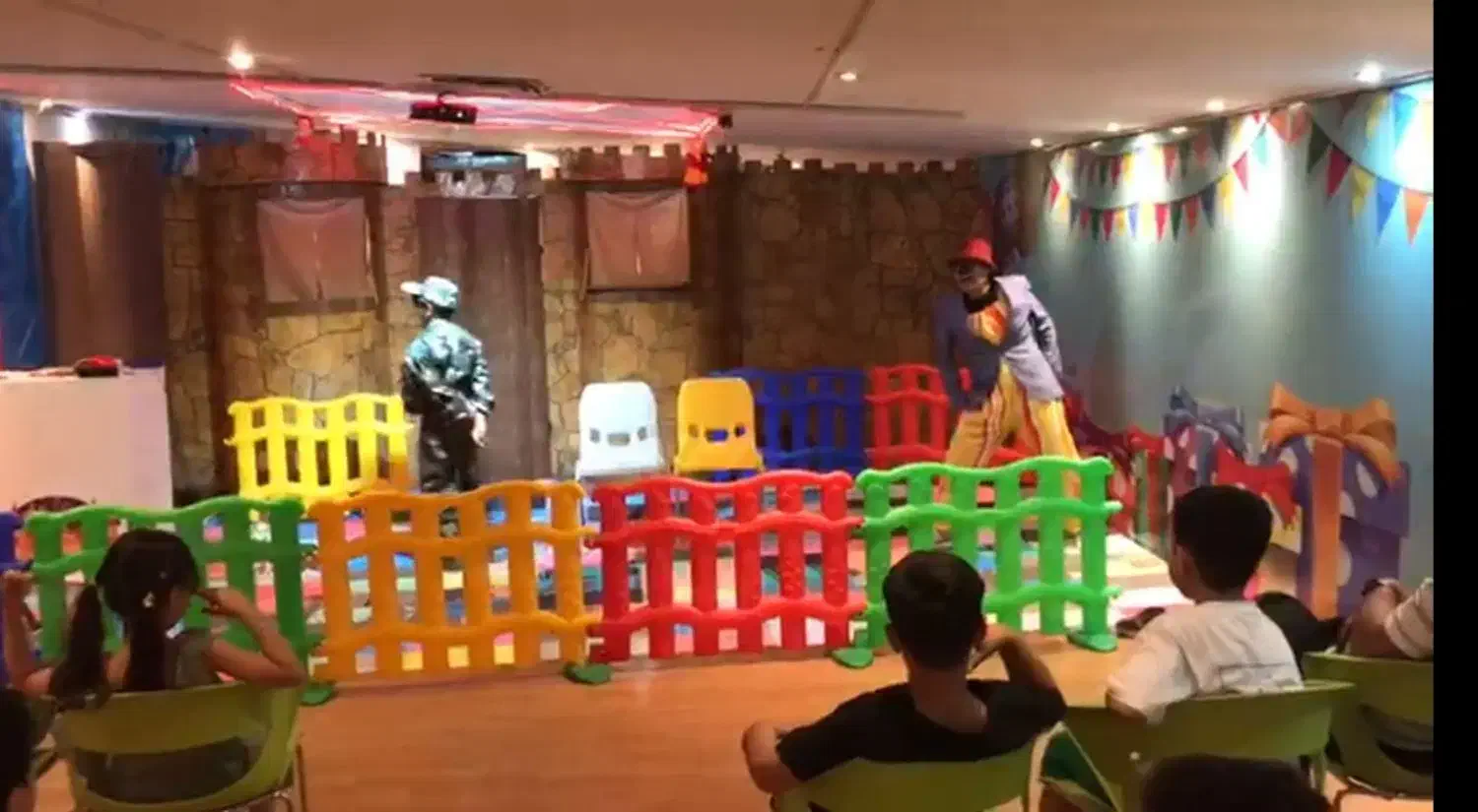 9عدد نرده پلاستیکی در حد نو قیمت ۹ تومن|اسباببازی|تهران, سازمان برنامه جنوبی|دیوار