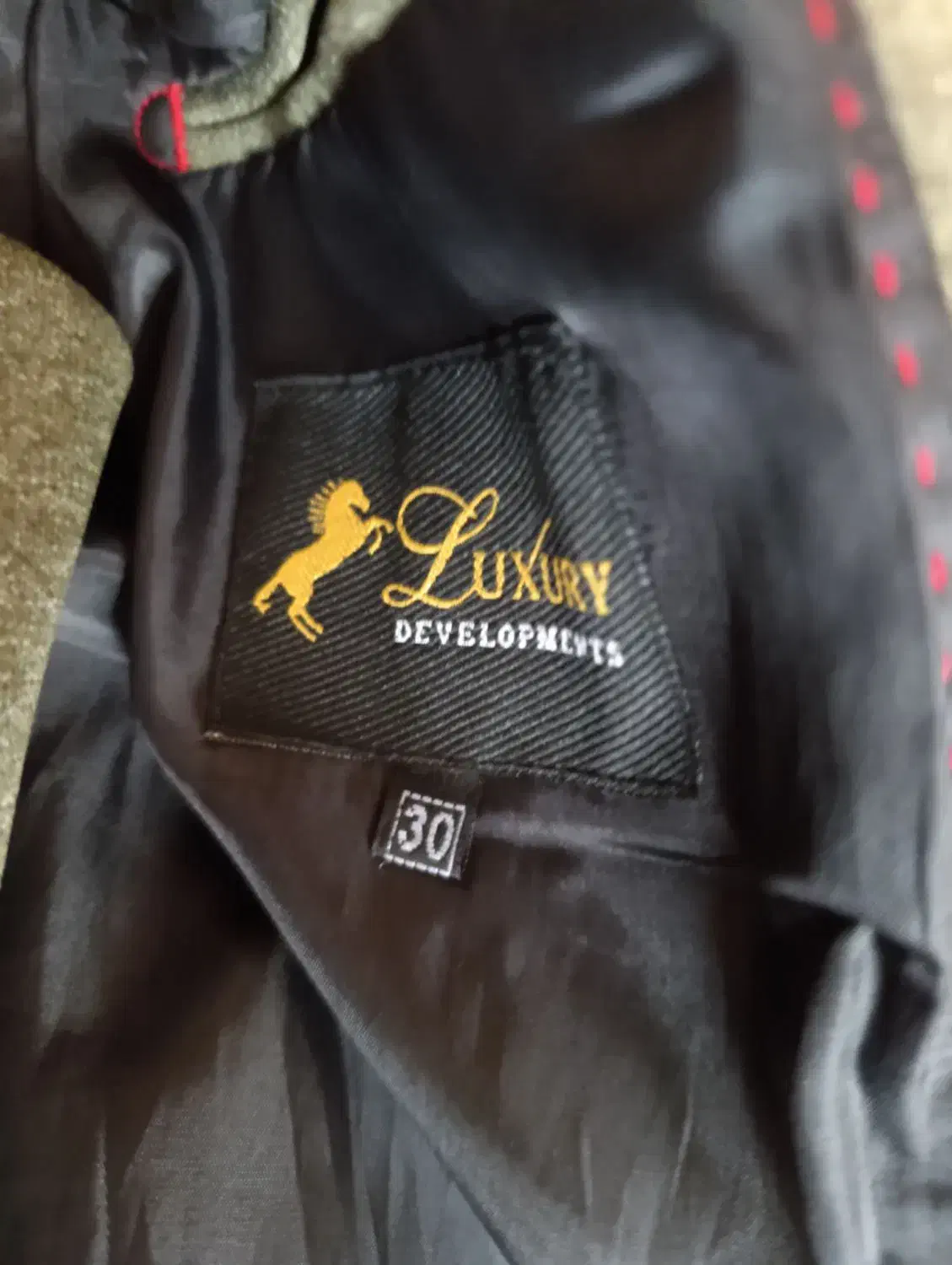 کت شلوار|لباس|بندر دیر, |دیوار