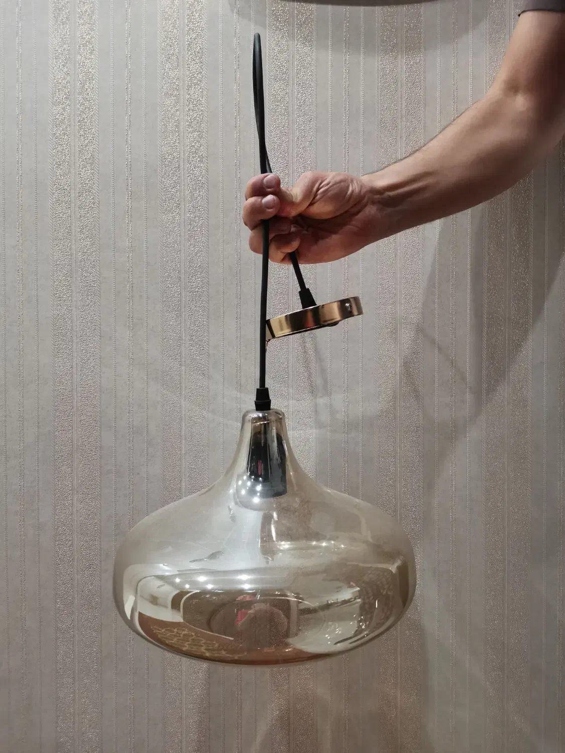 2 عدد لوستر شیشه ای|لوستر و چراغ آویز|قزوین, |دیوار