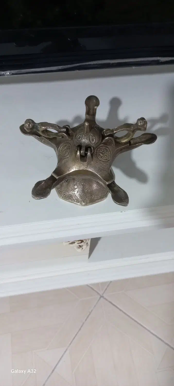 عتیقه|کلکسیون اشیاء عتیقه|اندیشه, اندیشه فاز ۳|دیوار