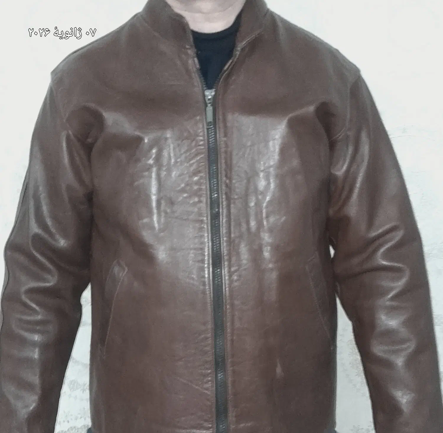 یک عدد کاپشن چرم اصل|لباس|کرج, حصارک بالا|دیوار