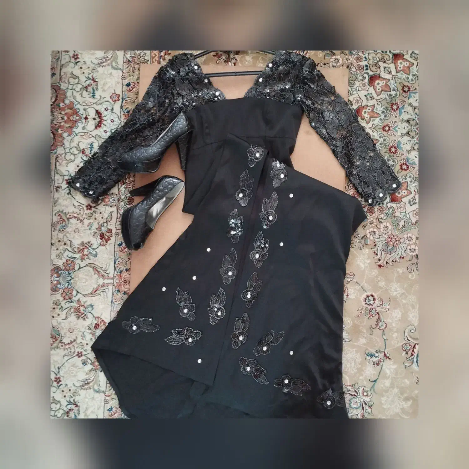 لباس مجلسی|لباس|فردوس (خراسان), |دیوار