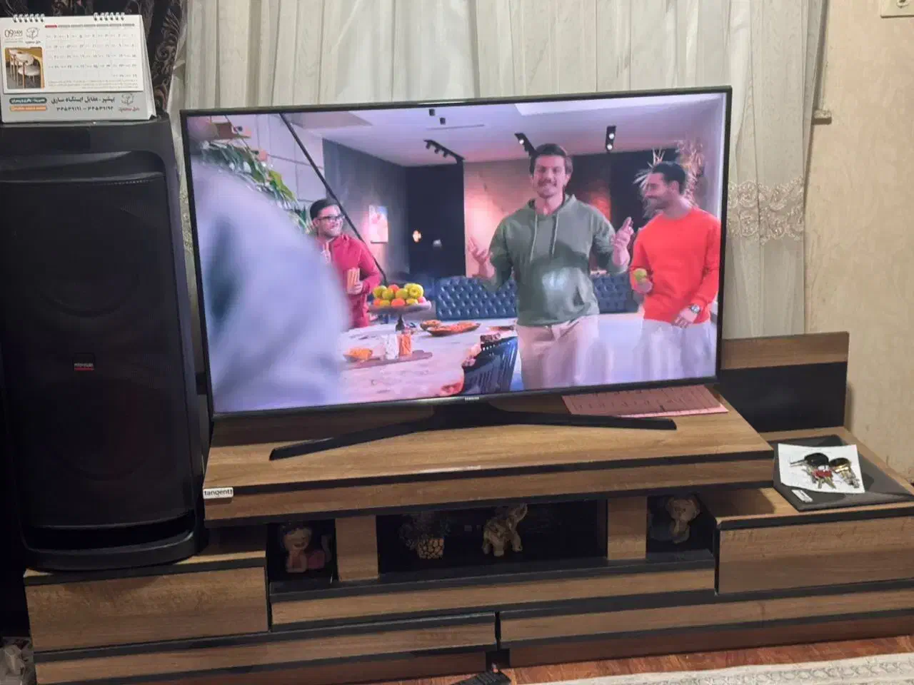 تلویزیون و یک عدد گاز اشپزخانه|تلویزیون و پروژکتور|بهشهر, |دیوار