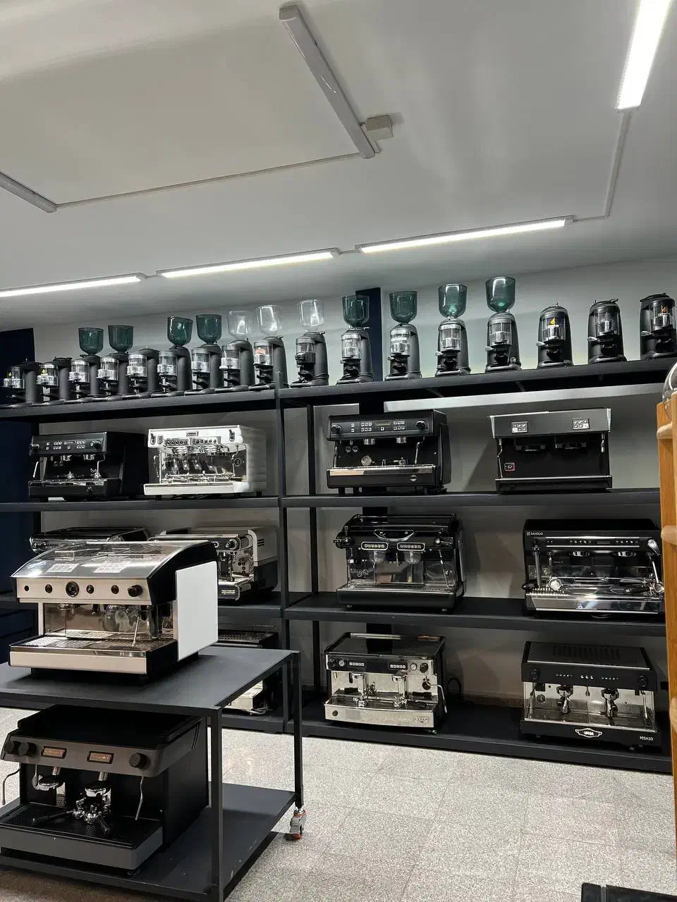 لوازم کافی شاپ اسپرسوساز قهوه ساز صنعتی|کافیشاپ و رستوران|مشهد, هدایت|دیوار