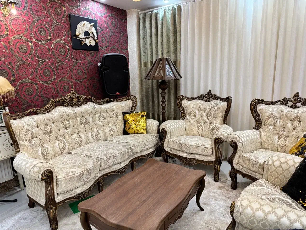 مبلمان کلاسیک|مبلمان خانگی و میز عسلی|قائم‌شهر, |دیوار