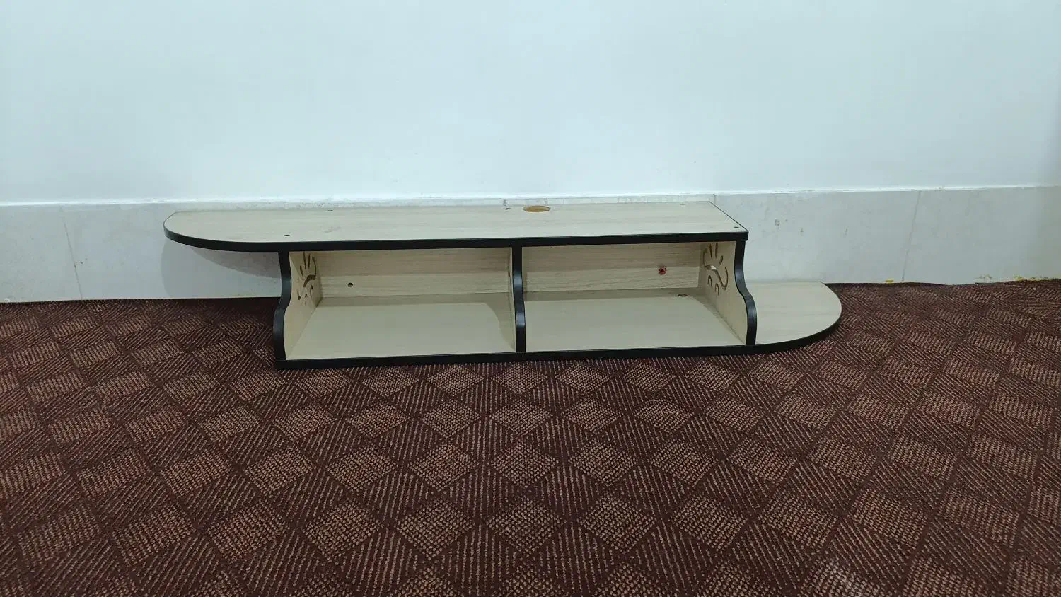 میز تلویزیون دیواری و چمدان|میز تلویزیون|جهرم, |دیوار