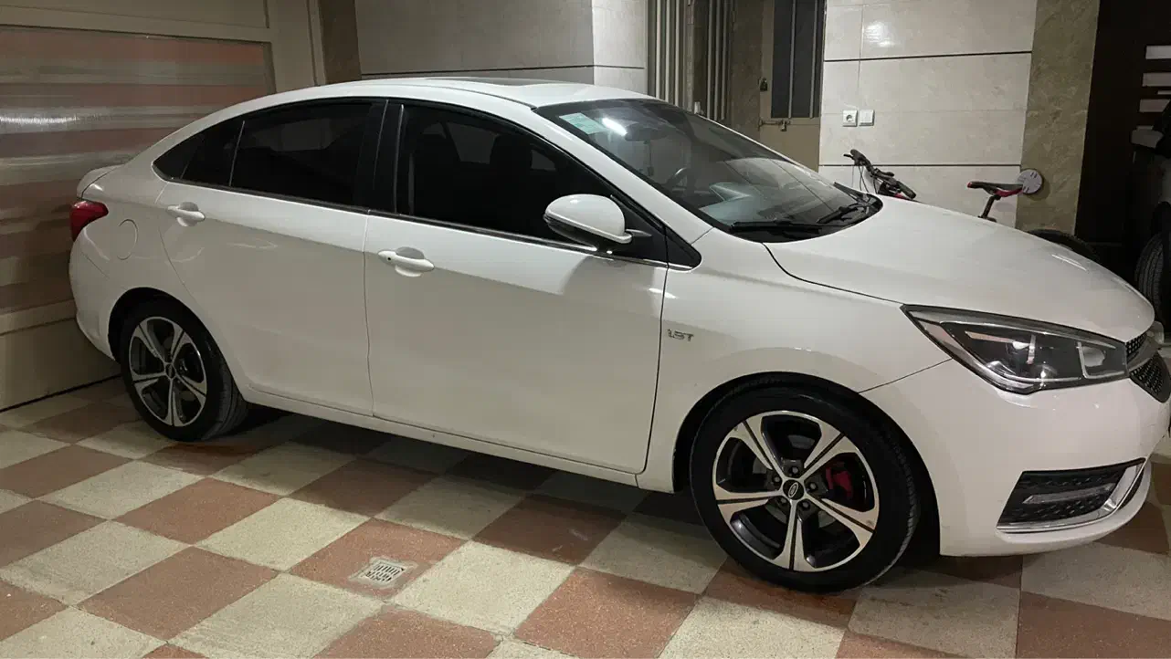 آریزو 5 مدل 1401 بیرنگ گارانتیدار کم کارکرد|خودرو سواری و وانت|اصفهان, شهرک میلاد|دیوار