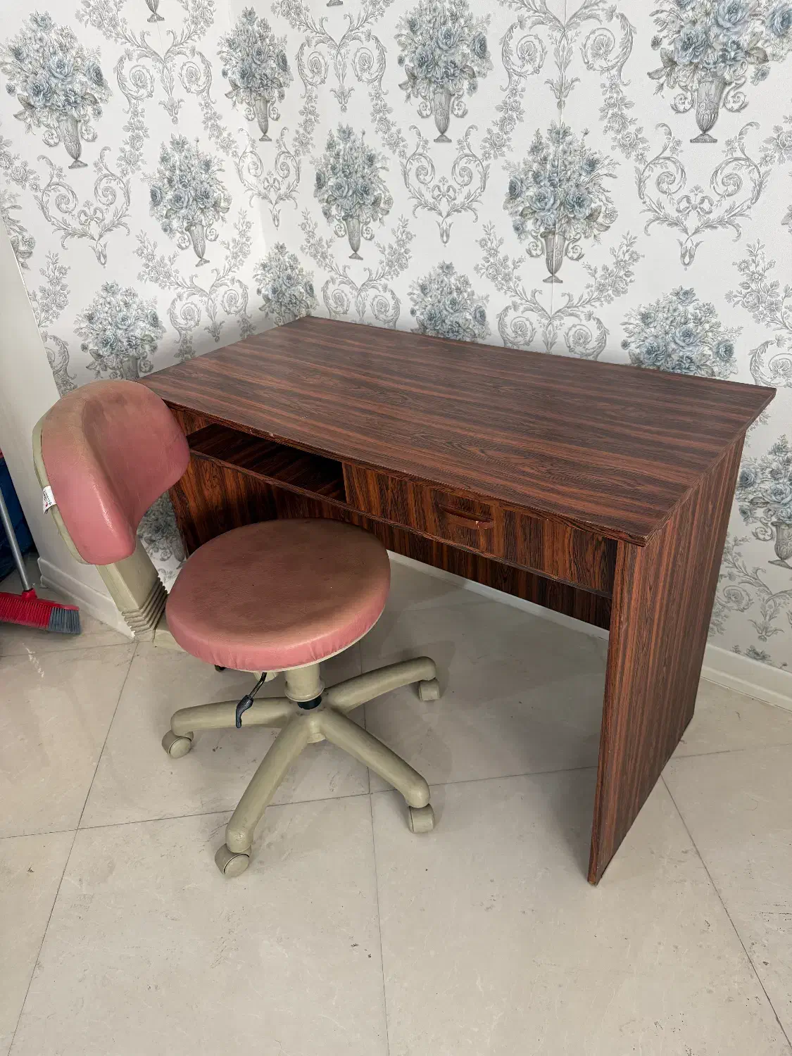 میز کشو دار و صندلی چرخدار|مبلمان اداری|پردیس, فاز ۲|دیوار