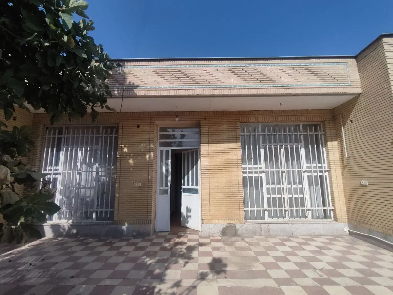 ویلایی دربست تندگویان 215متر|اجارهٔ خانه و ویلا|شیراز, تندگویان|دیوار