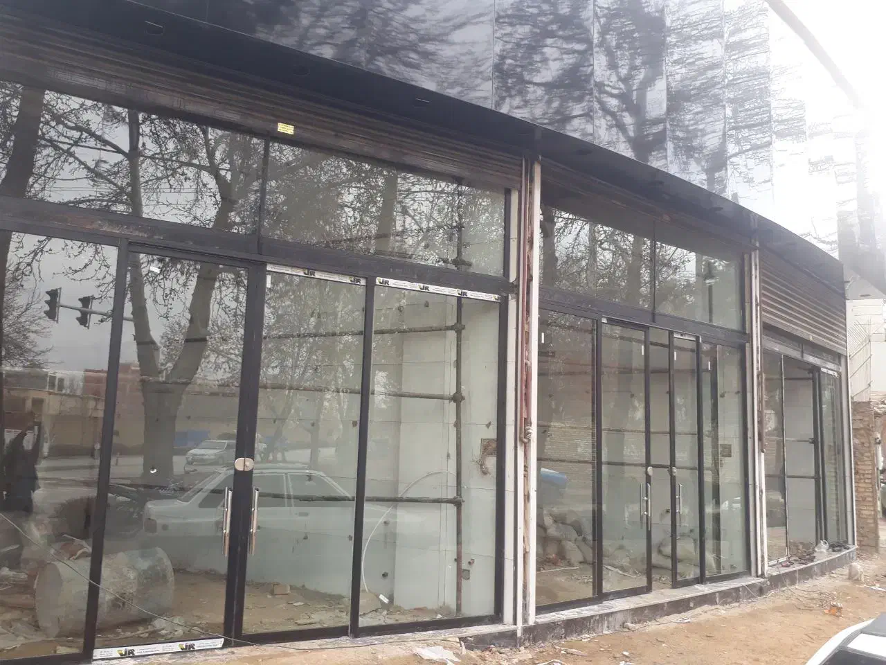 شیشه سکوریت کرکره برقی جک برقی|خدمات پیشه و مهارت|بجنورد, |دیوار