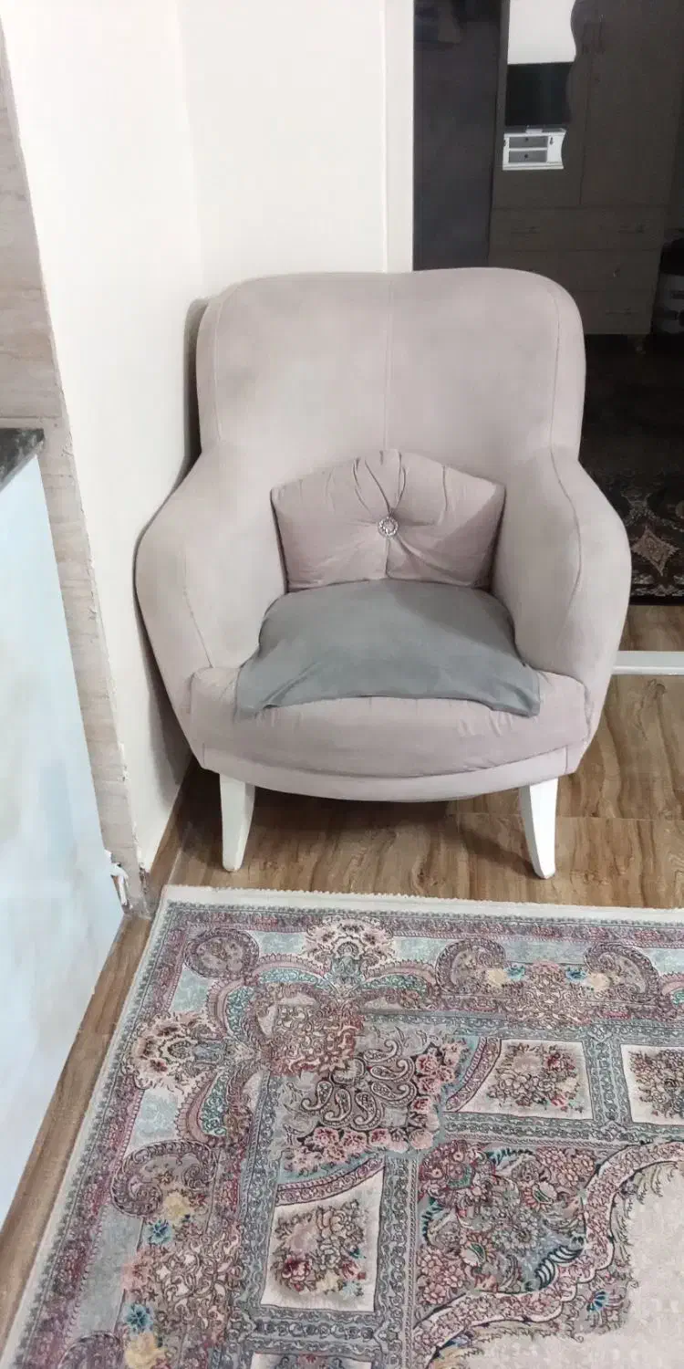 مبل هفت نفره|مبلمان خانگی و میز عسلی|بهار, |دیوار