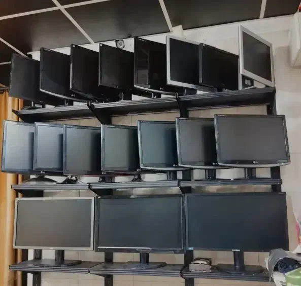 مانیتور دوربین LED . LCD|قطعات و لوازم جانبی رایانه|صفادشت, |دیوار