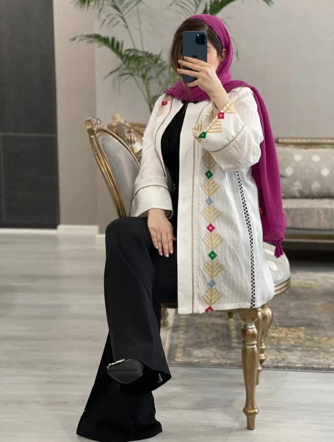 تعدادی مانتو و لباس مجلسی|لباس|شاهین‌شهر, عطار|دیوار