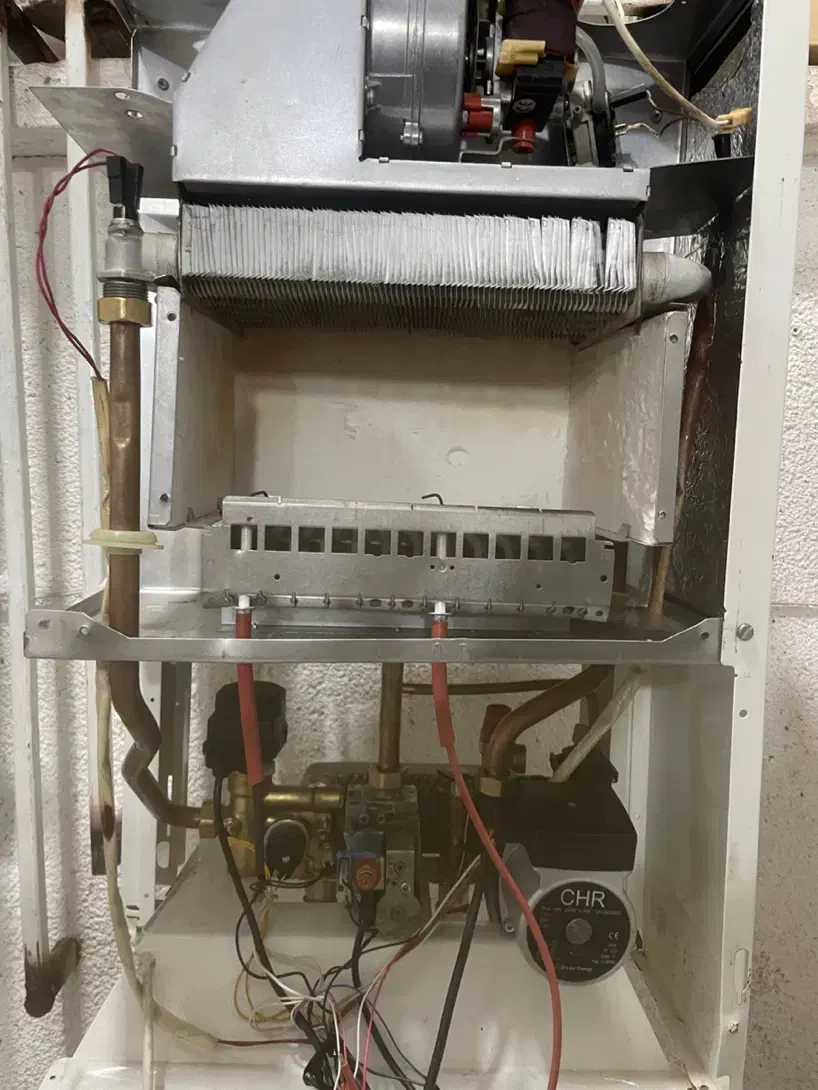 نصب سرویس و تعمیر انواع پکیج|خدمات پیشه و مهارت|شیراز, ارم|دیوار