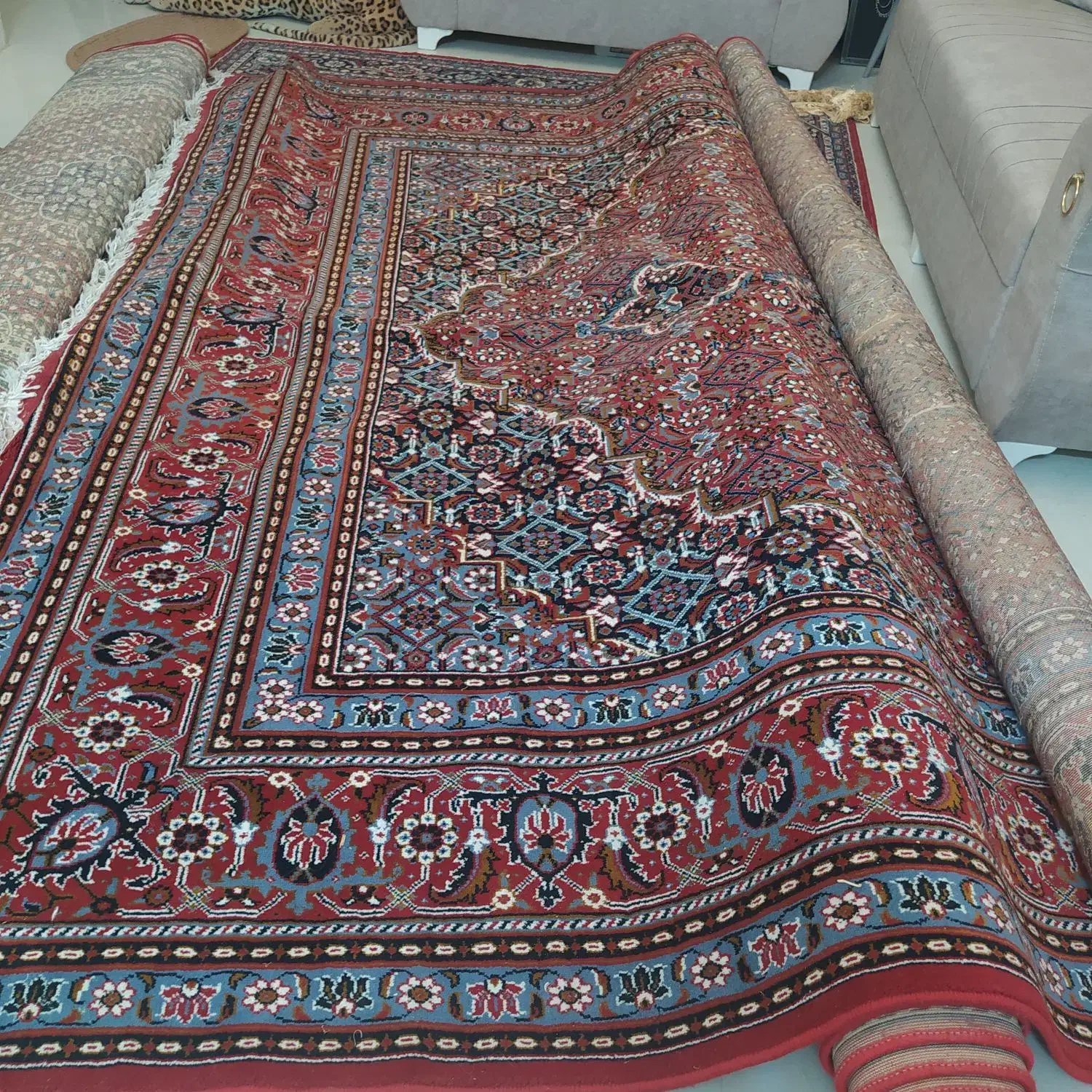 فرش درحد نو|فرش|نیشابور, فرح بخش|دیوار