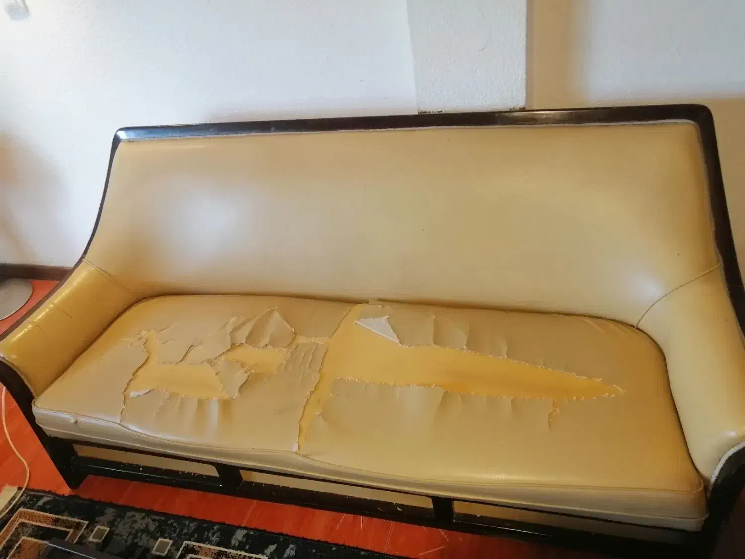 مبل دست دوم نیاز به روکش|مبلمان خانگی و میز عسلی|ایزدشهر, |دیوار