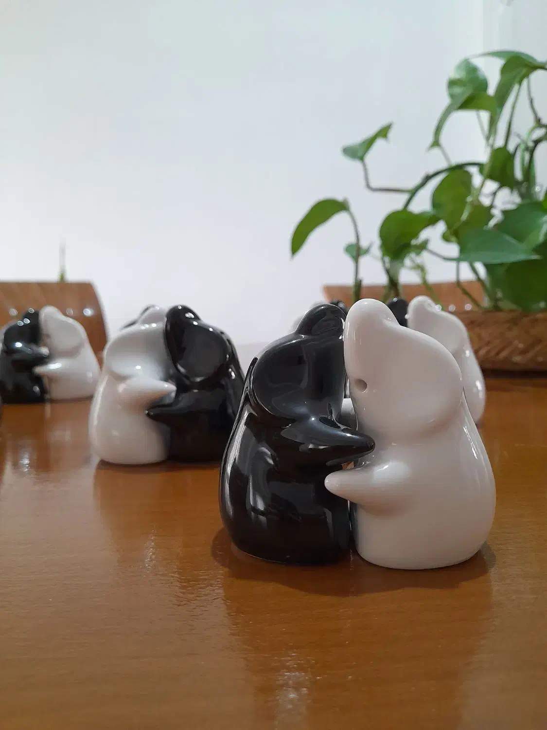 ادویه پاش طرح فیل ۲ عددی سفیدمشکی جنس چینی درجه یک|ظروف سرو و پذیرایی|رامسر, |دیوار