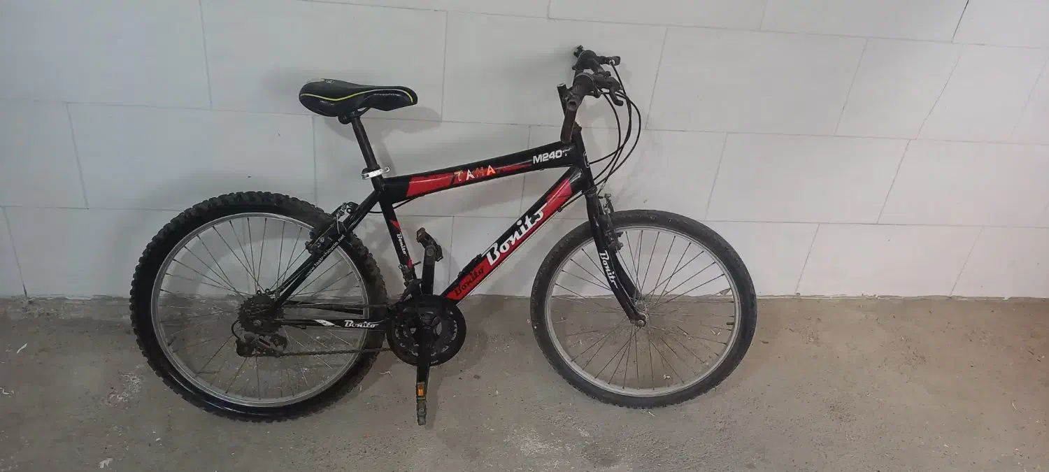 ۱۱۱|دوچرخه، اسکیت، اسکوتر|شال, |دیوار