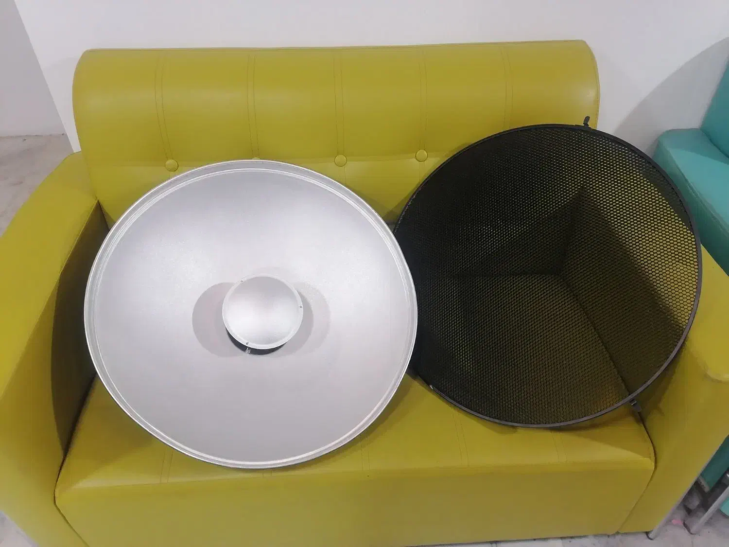 بیوتی دیش 55cm بهمراه گرید زنبوری|دوربین عکاسی و فیلم‌برداری|شیراز, آبیاری|دیوار