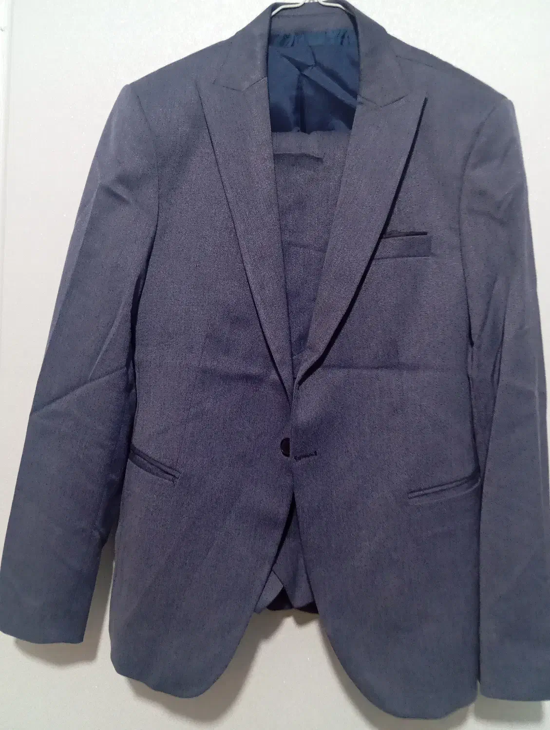 کت و شلوار   (سابری اوزل)|لباس|کرج, مصباح|دیوار